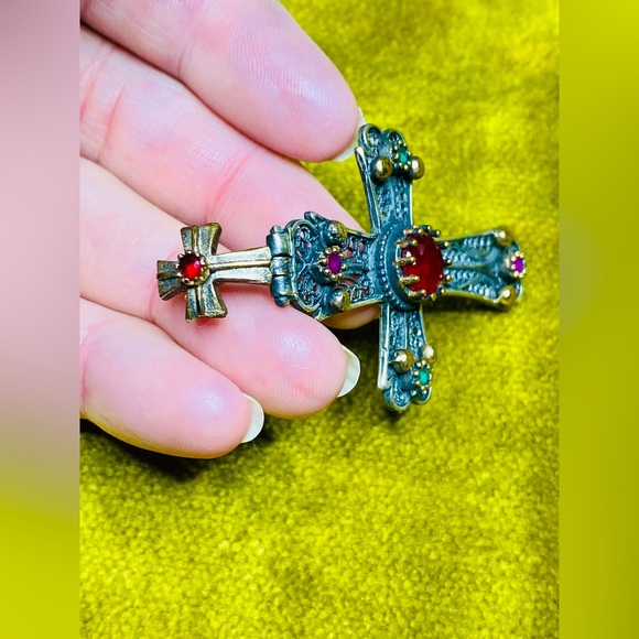 Vintage Victorian Revival Sterling Silver Filigree Cross Pendant w/Accent Stones - Picture 4 of 13